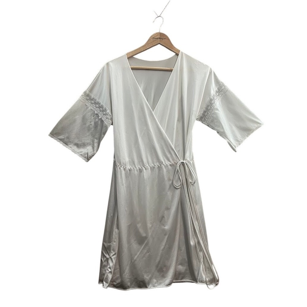 Vintage White Coy Satin‎ Wrap Robe Womens Large Lace Trim Nylon Made in USA